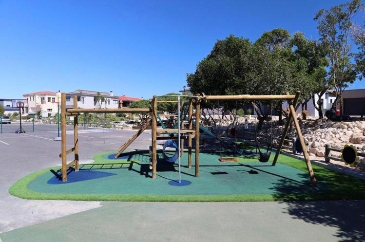 Perfect 10 - 10 To 13 Sleeper Luxury Holiday Home Breakage Deposit Of R2500 Per Weekend Lease Langebaan Exterior foto