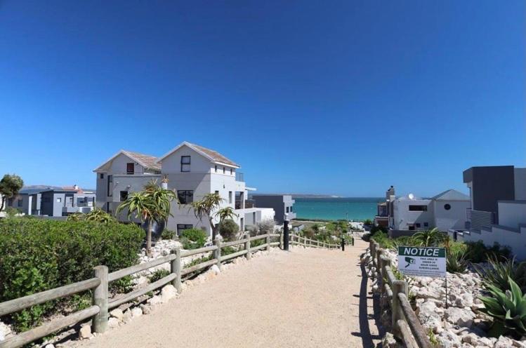 Perfect 10 - 10 To 13 Sleeper Luxury Holiday Home Breakage Deposit Of R2500 Per Weekend Lease Langebaan Exterior foto