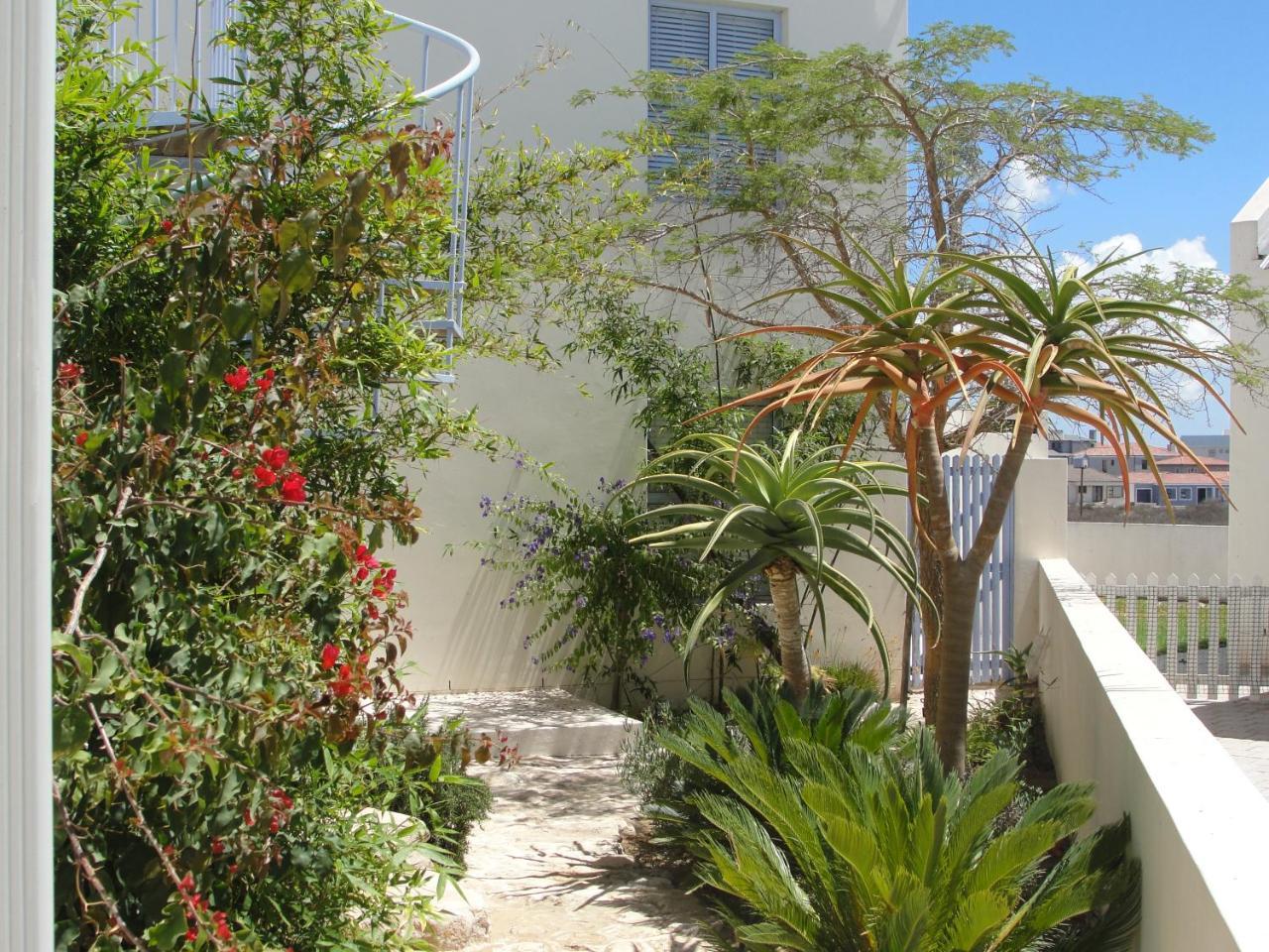 Perfect 10 - 10 To 13 Sleeper Luxury Holiday Home Breakage Deposit Of R2500 Per Weekend Lease Langebaan Exterior foto