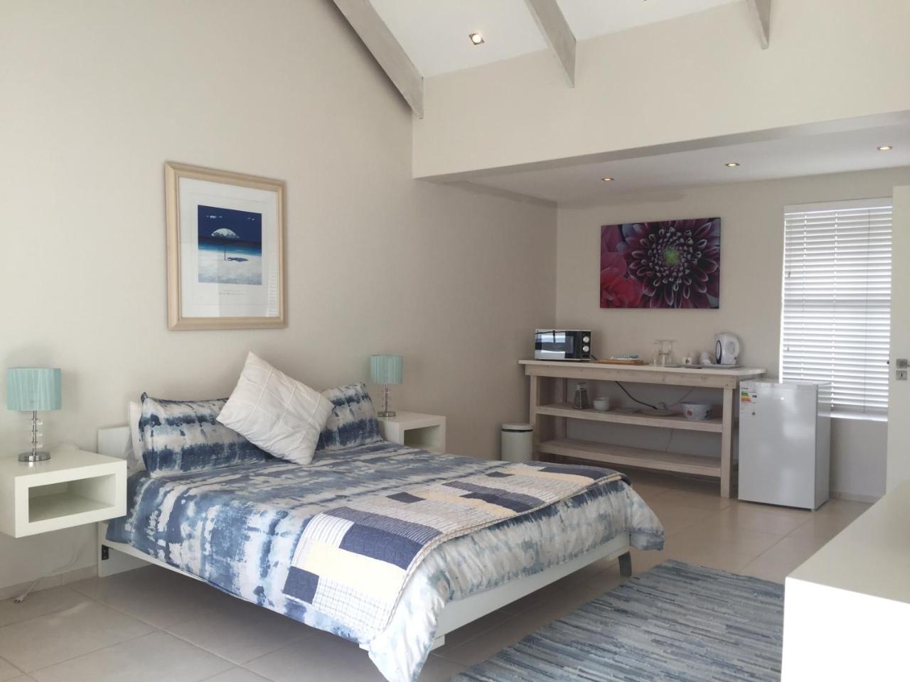 Perfect 10 - 10 To 13 Sleeper Luxury Holiday Home Breakage Deposit Of R2500 Per Weekend Lease Langebaan Exterior foto