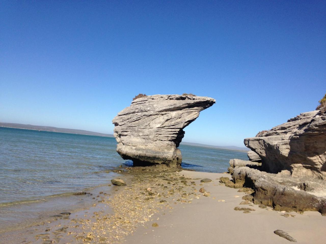 Perfect 10 - 10 To 13 Sleeper Luxury Holiday Home Breakage Deposit Of R2500 Per Weekend Lease Langebaan Exterior foto