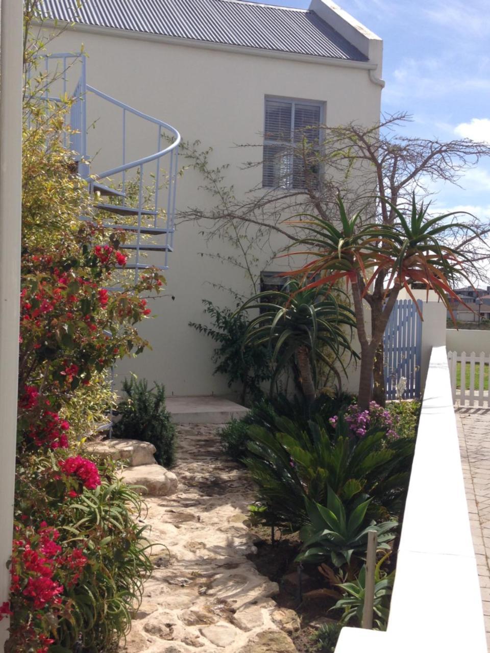 Perfect 10 - 10 To 13 Sleeper Luxury Holiday Home Breakage Deposit Of R2500 Per Weekend Lease Langebaan Exterior foto