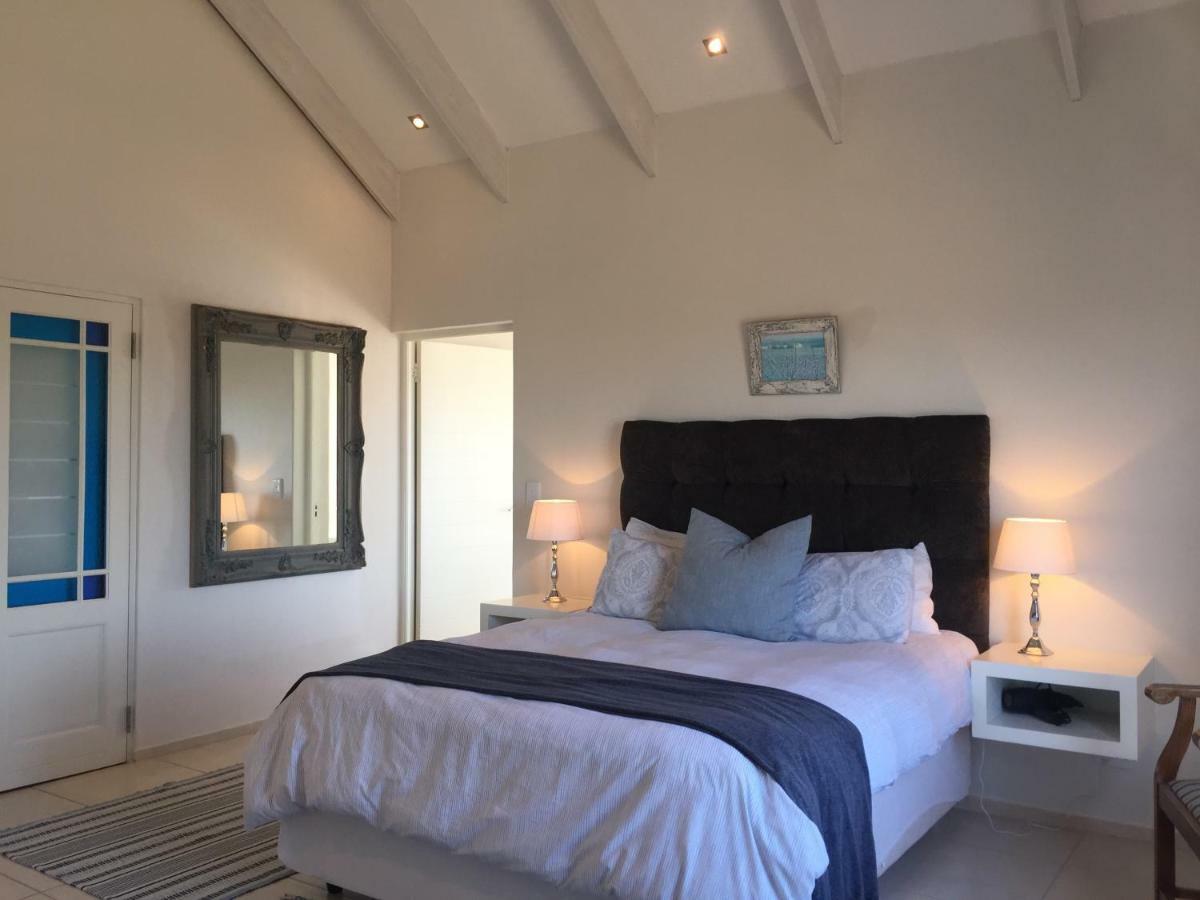 Perfect 10 - 10 To 13 Sleeper Luxury Holiday Home Breakage Deposit Of R2500 Per Weekend Lease Langebaan Exterior foto