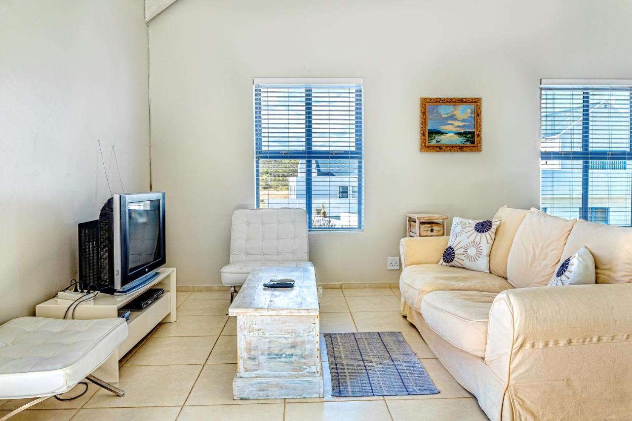 Perfect 10 - 10 To 13 Sleeper Luxury Holiday Home Breakage Deposit Of R2500 Per Weekend Lease Langebaan Exterior foto